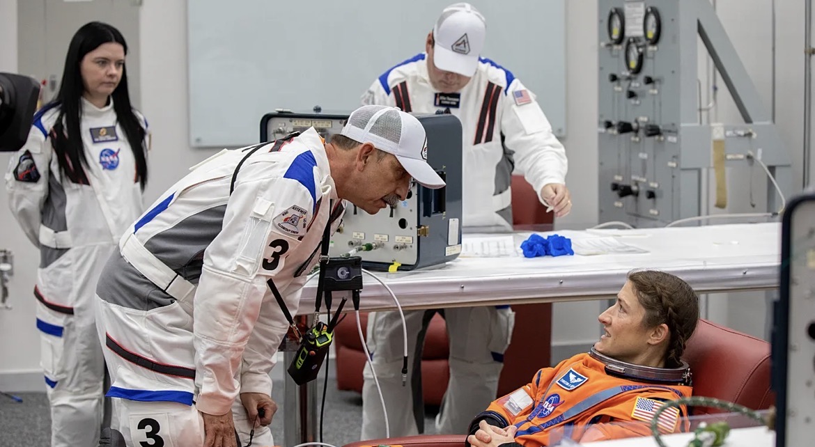 Sau hành trình dài hơn 406.000 km tới phía xa Mặt Trăng của sứ mệnh Artemis II, các nhà khoa học tiếp tục cảnh báo về những tác động sâu rộng của không gian lên cơ thể con người - Ảnh: NASA