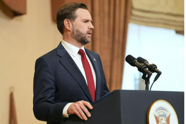 Phó Tổng thống JD Vance nói với các phóng viên rằng các cuộc đàm phán với Iran đã không đạt được thỏa thuận, nhưng Tehran vẫn đang xem xét đề nghị cuối cùng và tốt nhất từ Washington