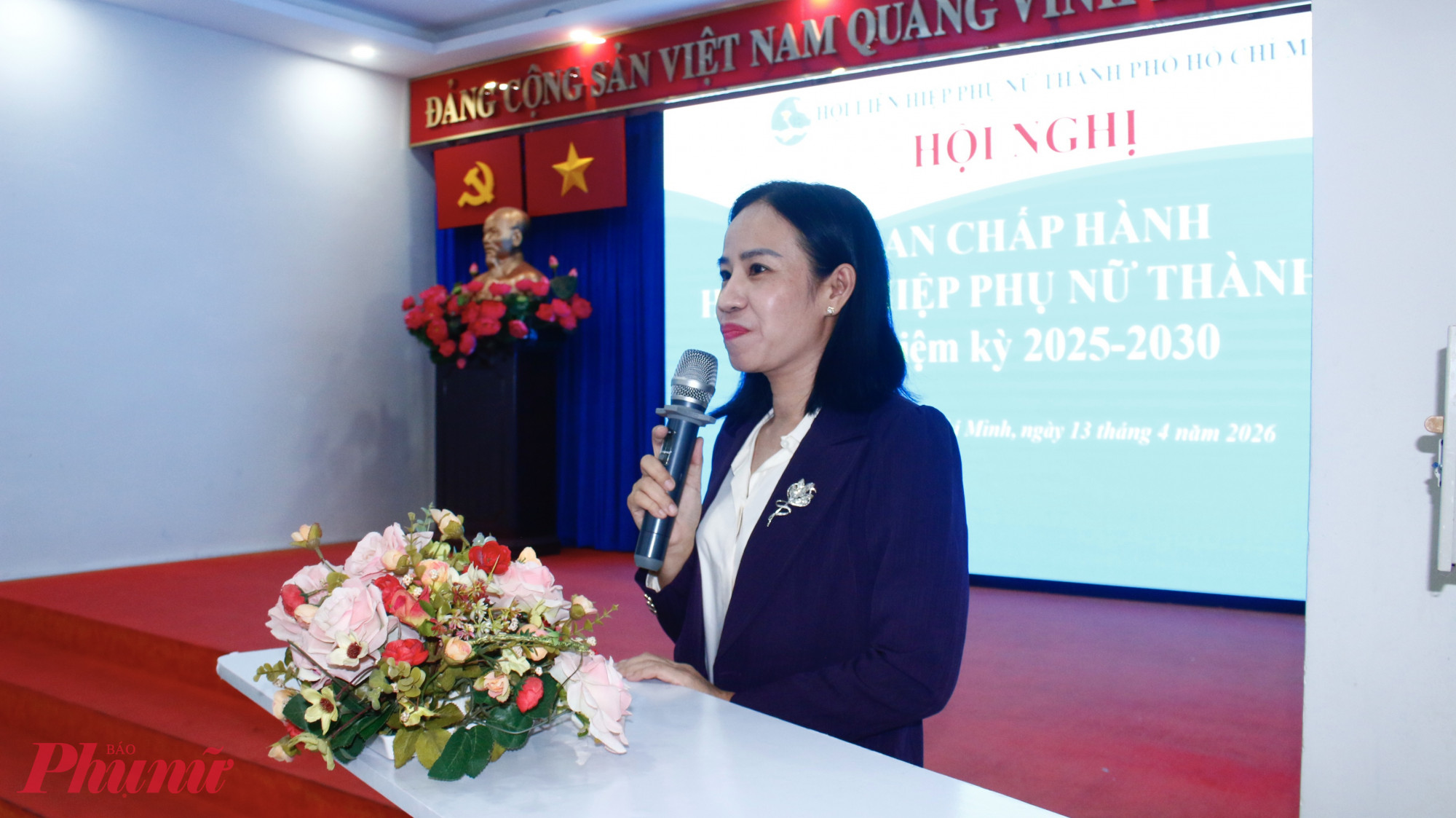 Bà Nguyễn Thị Ngọc Xuân được bầu Chủ tịch Hội LHPN TPHCM Bà Võ Ngọc Thanh Trúc – Ủy viên Ban Thường vụ Thành ủy, Phó Trưởng đoàn Đại biểu Quốc hội chuyên trách TPHCM khóa XVI - phát biểu tại hội nghị