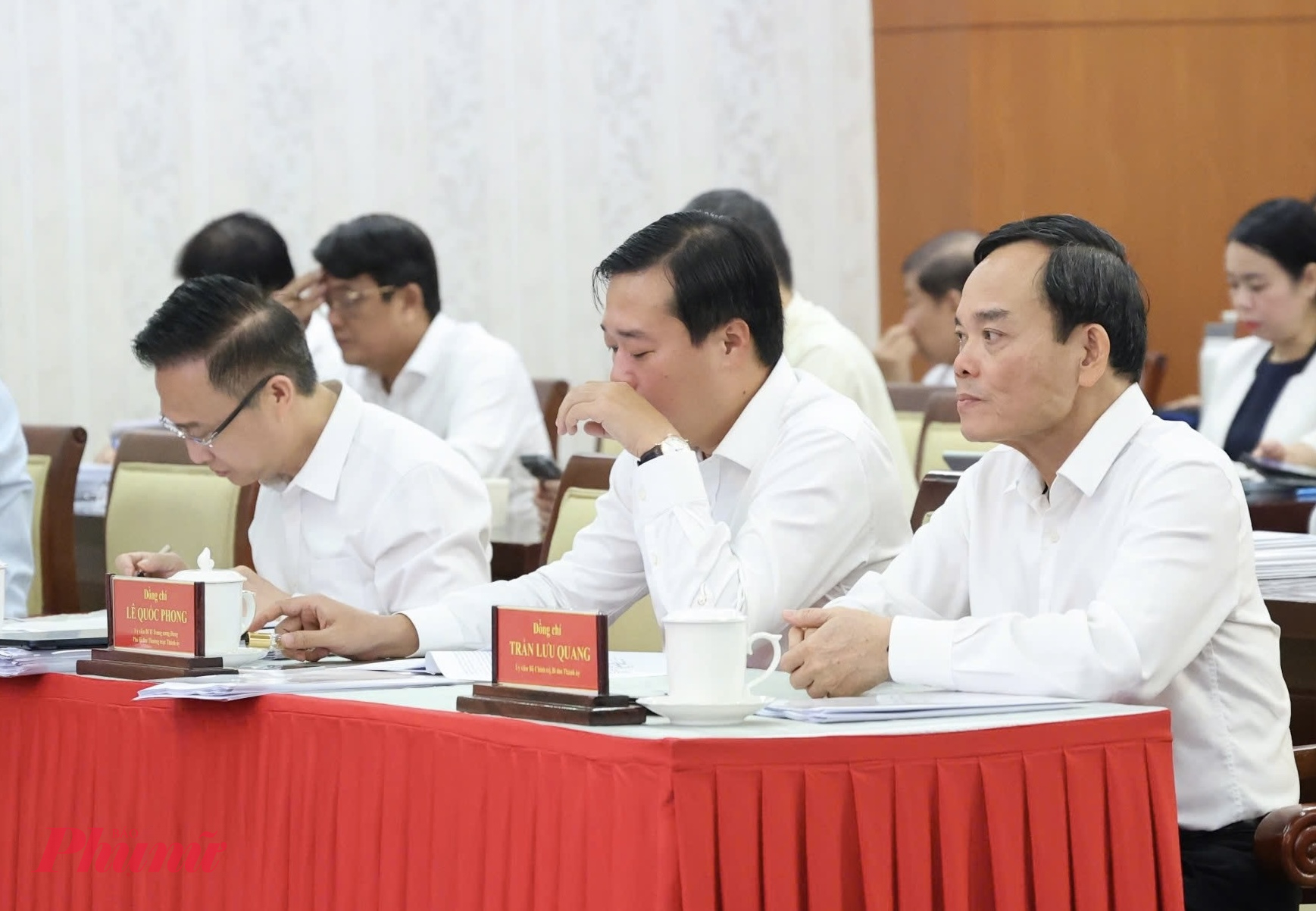 ông Trần Lưu Quang - Ủy viên Bộ chính trị, Bí thư Thành ủy TPHCM; ông Lê Quốc Phong - Ủy viên Trung ương Đảng, Phó bí thư Thường trực Thành ủy TPHCM