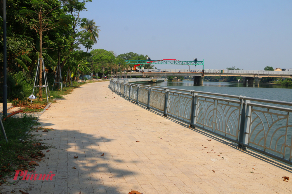 Khi các giải pháp được triển khai quyết liệt, tuyến đường này sẽ trở lại đúng chức năng, trở thành không gian an toàn, thân thiện, góp phần xây dựng hình ảnh đô thị Huế văn minh, xanh, sạch hơn.