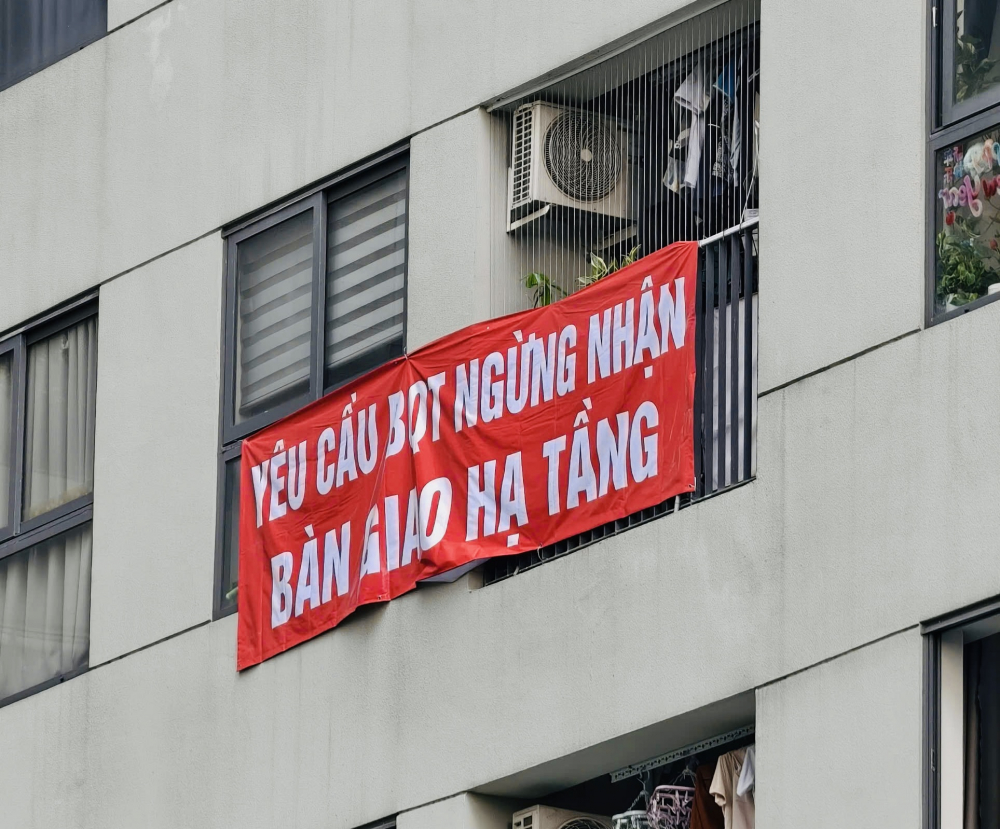 Cư dân chỉ ra nhiều bất cập trong quản lý, vận hành từ khi bầu Ban quản trị hồi cuối năm 2025. Ảnh: Người dân cung cấp.