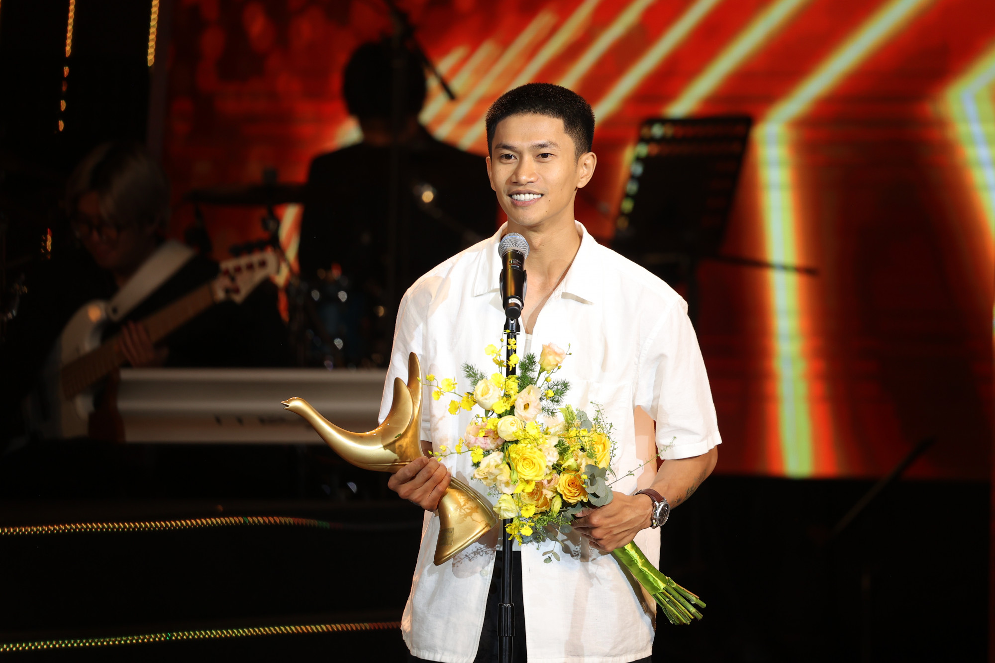 Nguyễn Hùng phát biểu khi nhận giải Ca khúc của năm