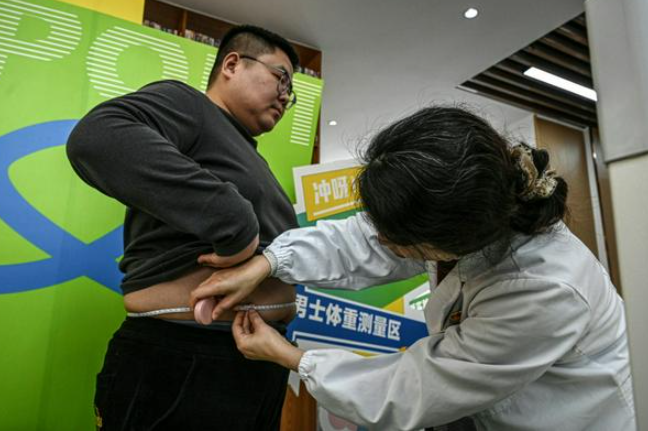 Những người thon gọn được thưởng bằng những miếng thịt đắt tiền như đuôi bò nếu họ giảm cân - mặc dù tổng lượng thịt miễn phí được giới hạn ở mức 10 kg