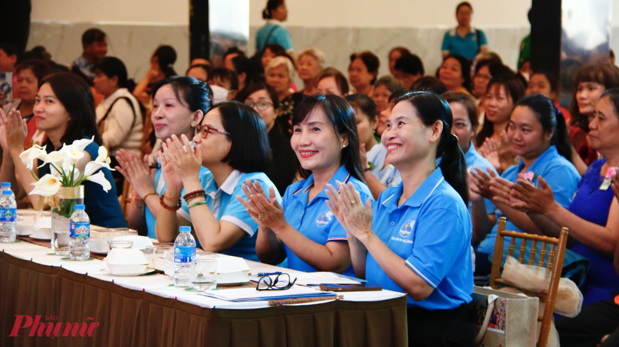 Lãnh đạo Hội LHPN TPHCM tham dự chương trình