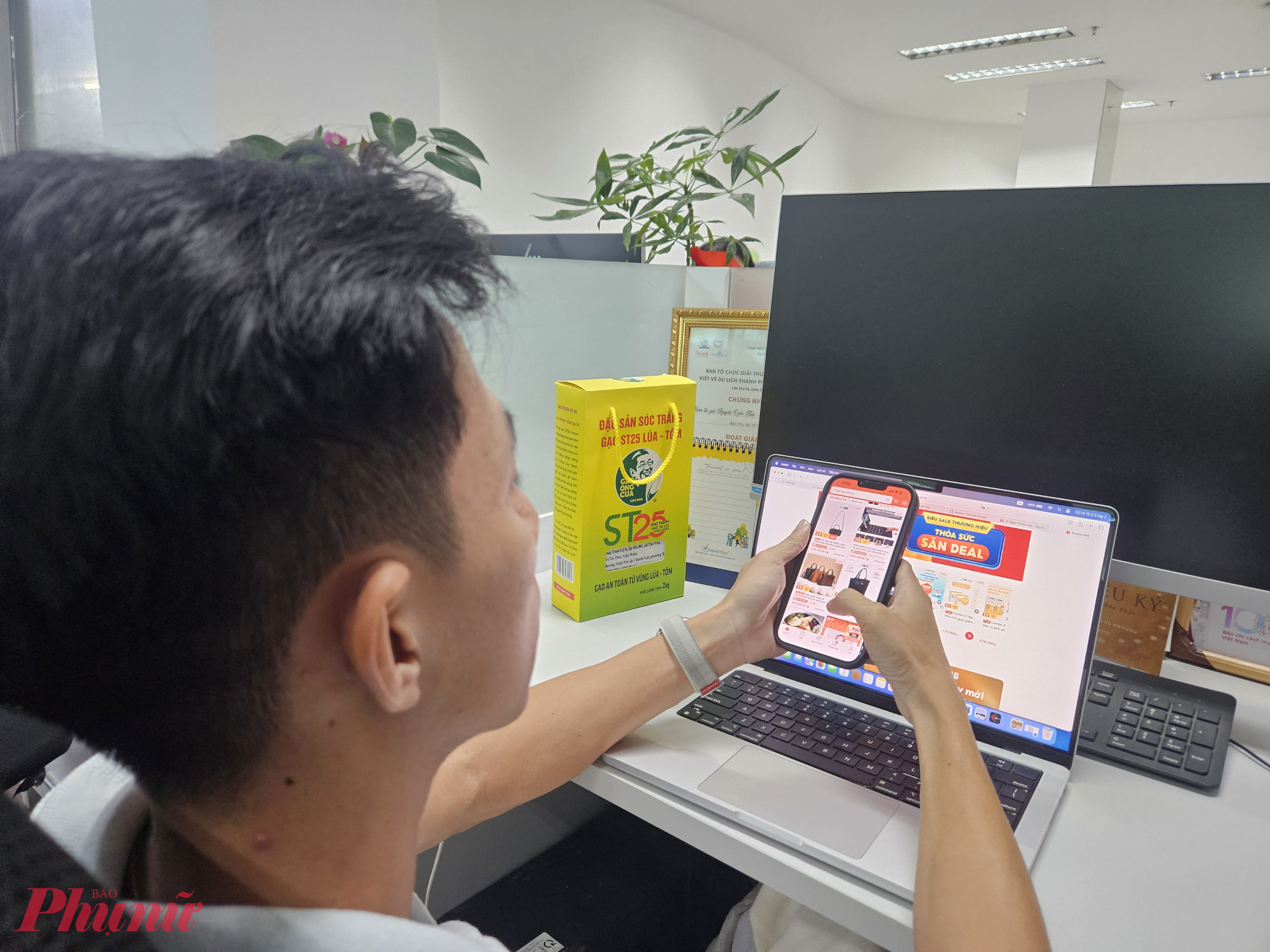 Người tiêu dùng Việt Nam quen với mua sắm online và săn khuyến mãi 