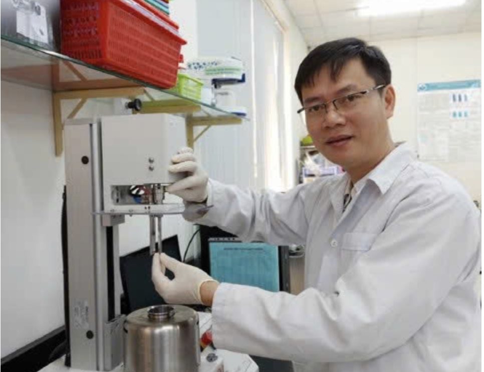 Giáo sư, tiến sĩ Phạm Văn Hùng nhiều năm liền được xếp hạng trong top 100.000 nhà khoa học có ảnh hưởng nhất thế giới - Ảnh: IU