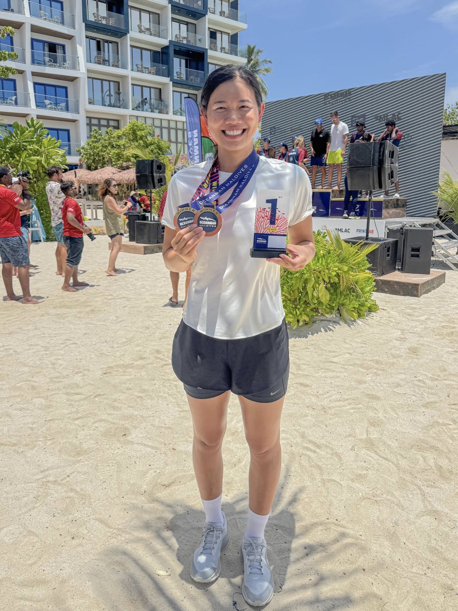 Ánh Viên khoe 2 HCV tại giải Oceman Maldives mới diễn ra vào cuối tuần qua - Ảnh: Facebook nhân vật