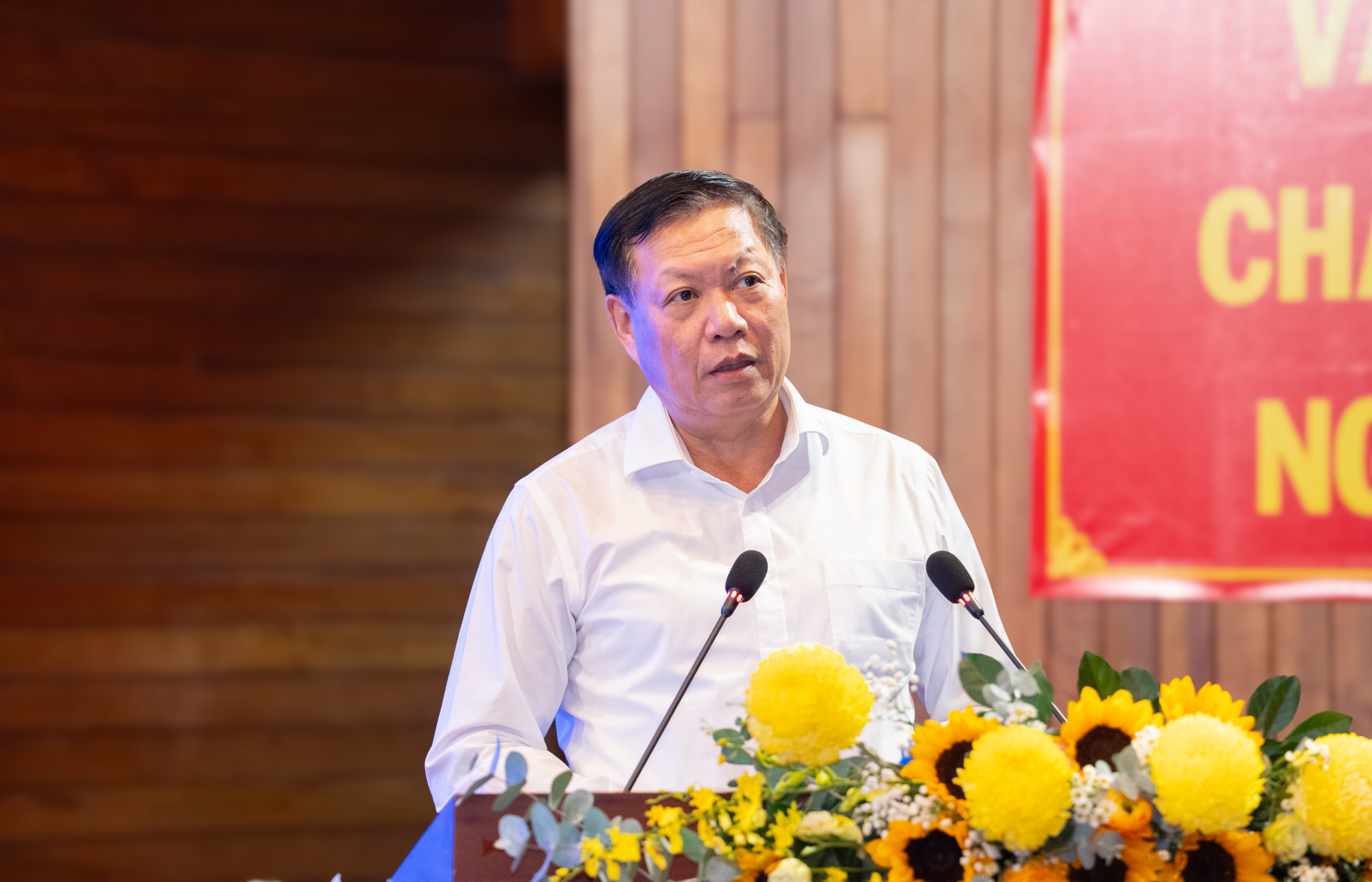 Thứ trưởng Bộ Y tế Đỗ Xuân Tuyên phát biểu tại hội nghị, ảnh BVCC