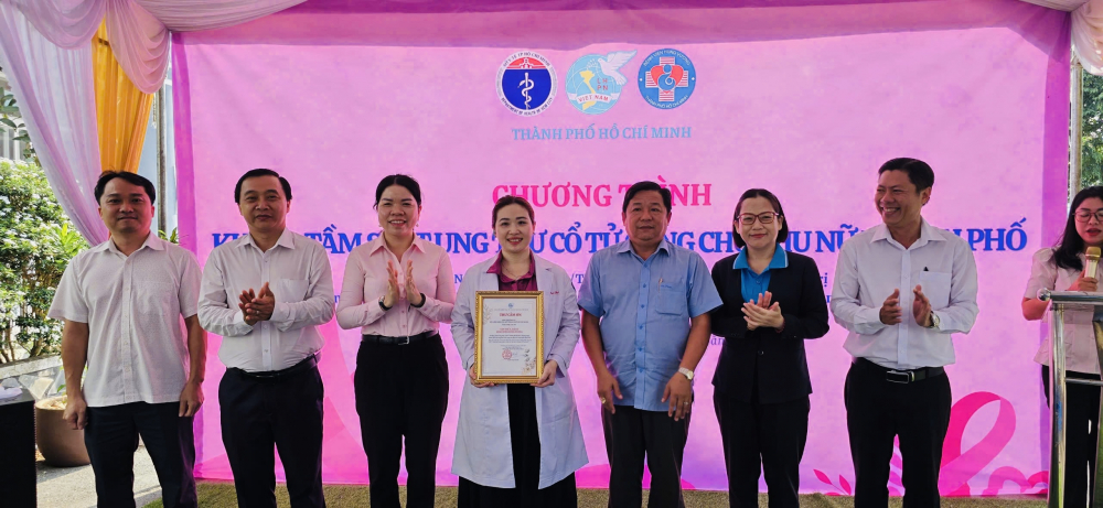 Bà Nguyễn Thị Ngọc Xuân - Thành ủy viên, Chủ tịch Hội LHPN Thành phố Hồ Chí Minh