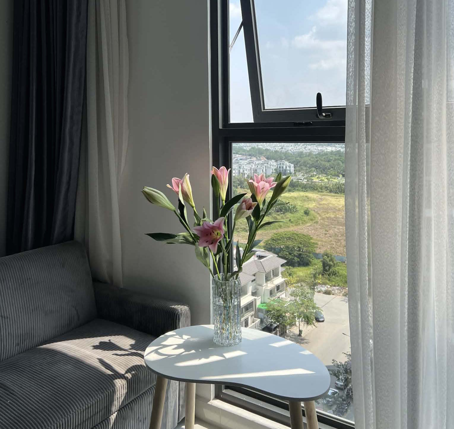 Hướng nhà Đông Bắc mát mẻ cả ngày, không bị nắng nóng