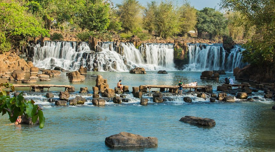 Với nhiều công trình độc đáo, các tiểu cảnh xinh đẹp, Khu du lịch sinh thái thác Giang Điền có diện tích lên đến 67ha.