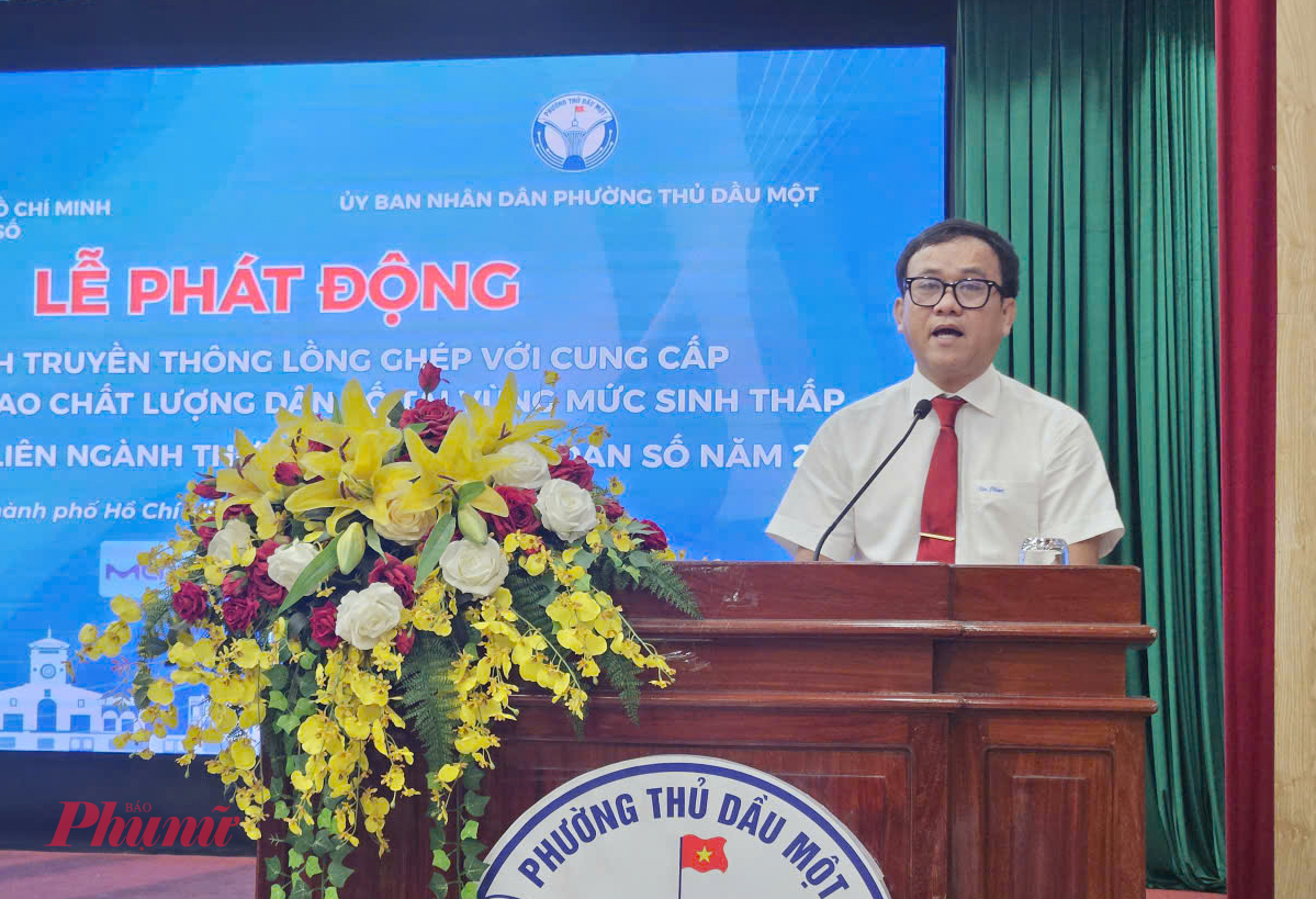 Phó giám đốc Sở Y tế TPHCM Huỳnh Minh Chín phát biểu tại lễ phát động