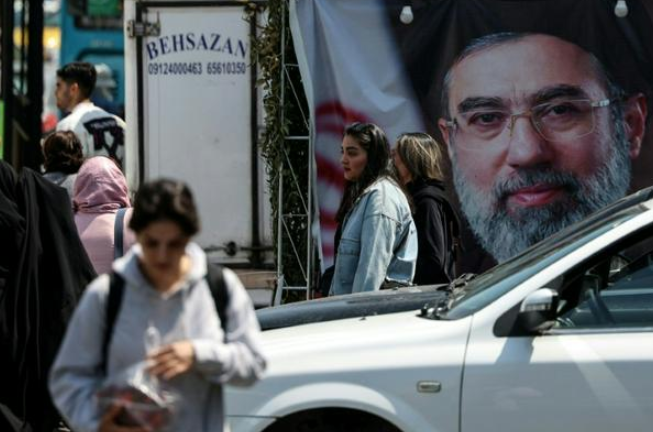 Người dân Iran trên đường phố 