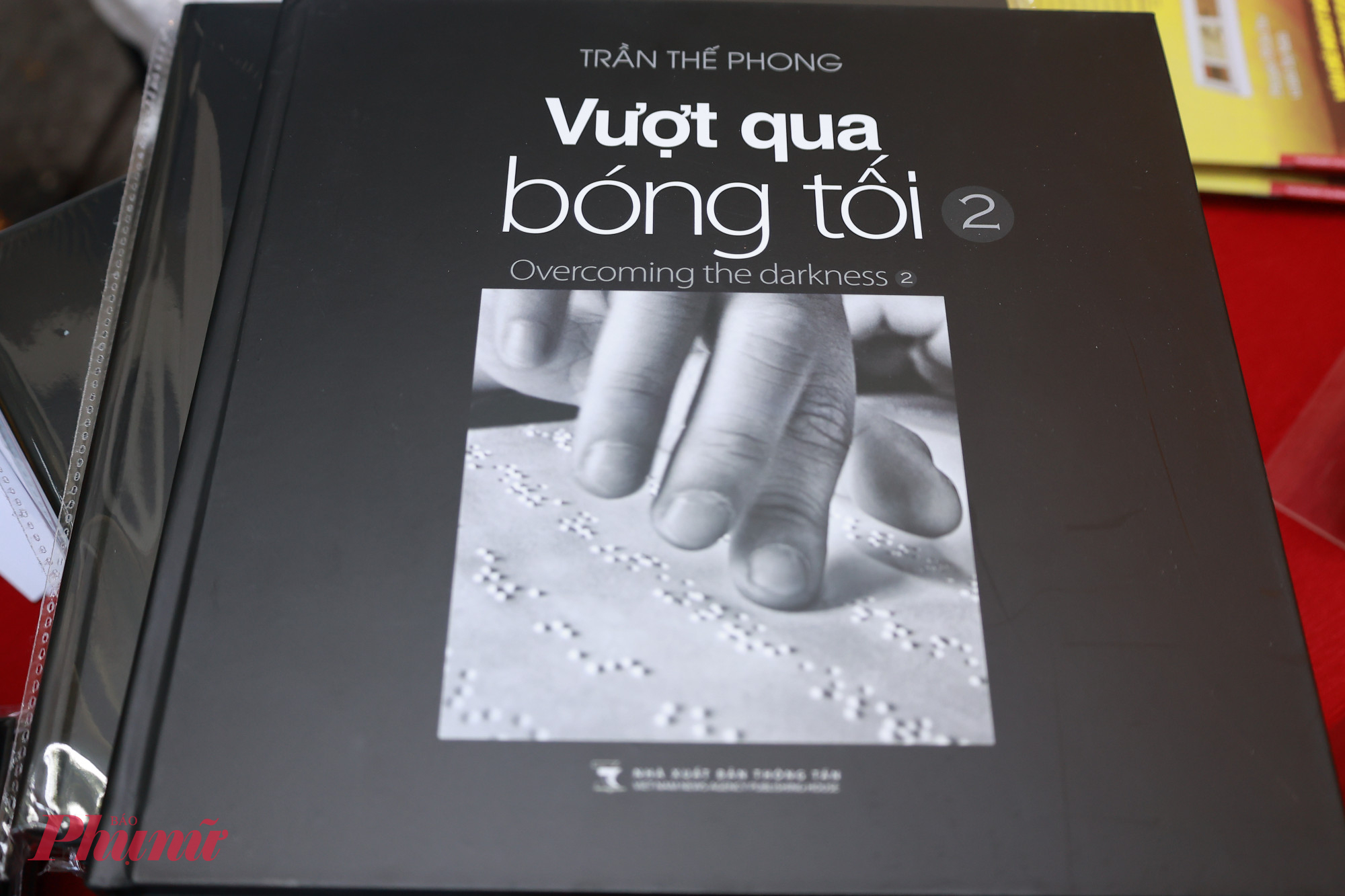 Sách ảnh phần 2 vừa được ra mắt 