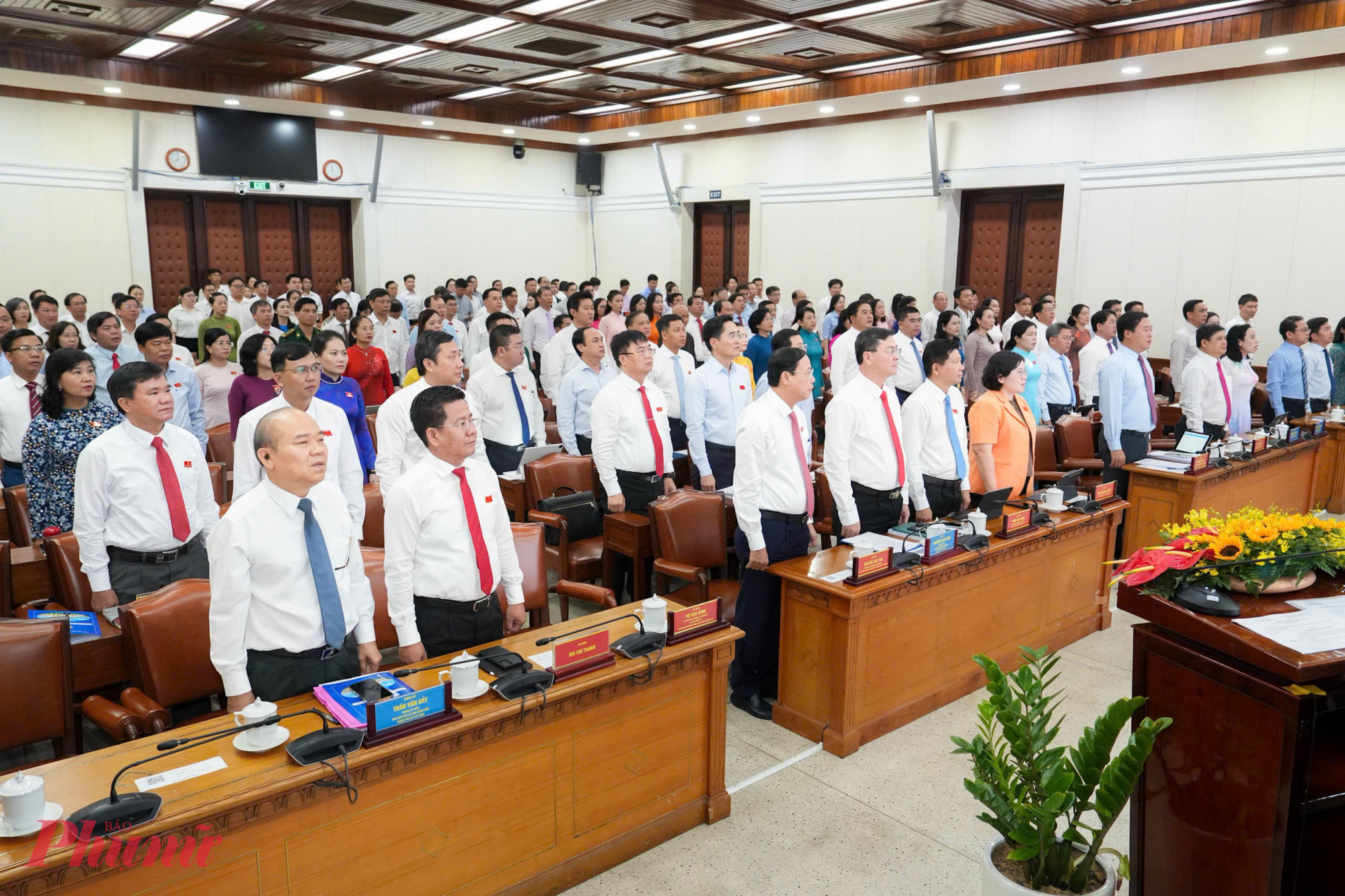 Các đại biểu tham dự kỳ họp thứ 2, HĐND TPHCM sáng 18/4 - Ảnh: Hữu Hạnh 