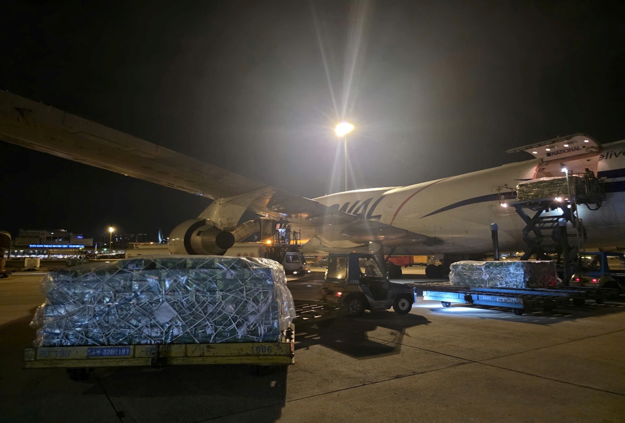 Máy bay do Tập đoàn Lulu thuê riêng để vận chuyển riêng hàng hóa của các doanh nghiệp Việt Nam sang Dubai