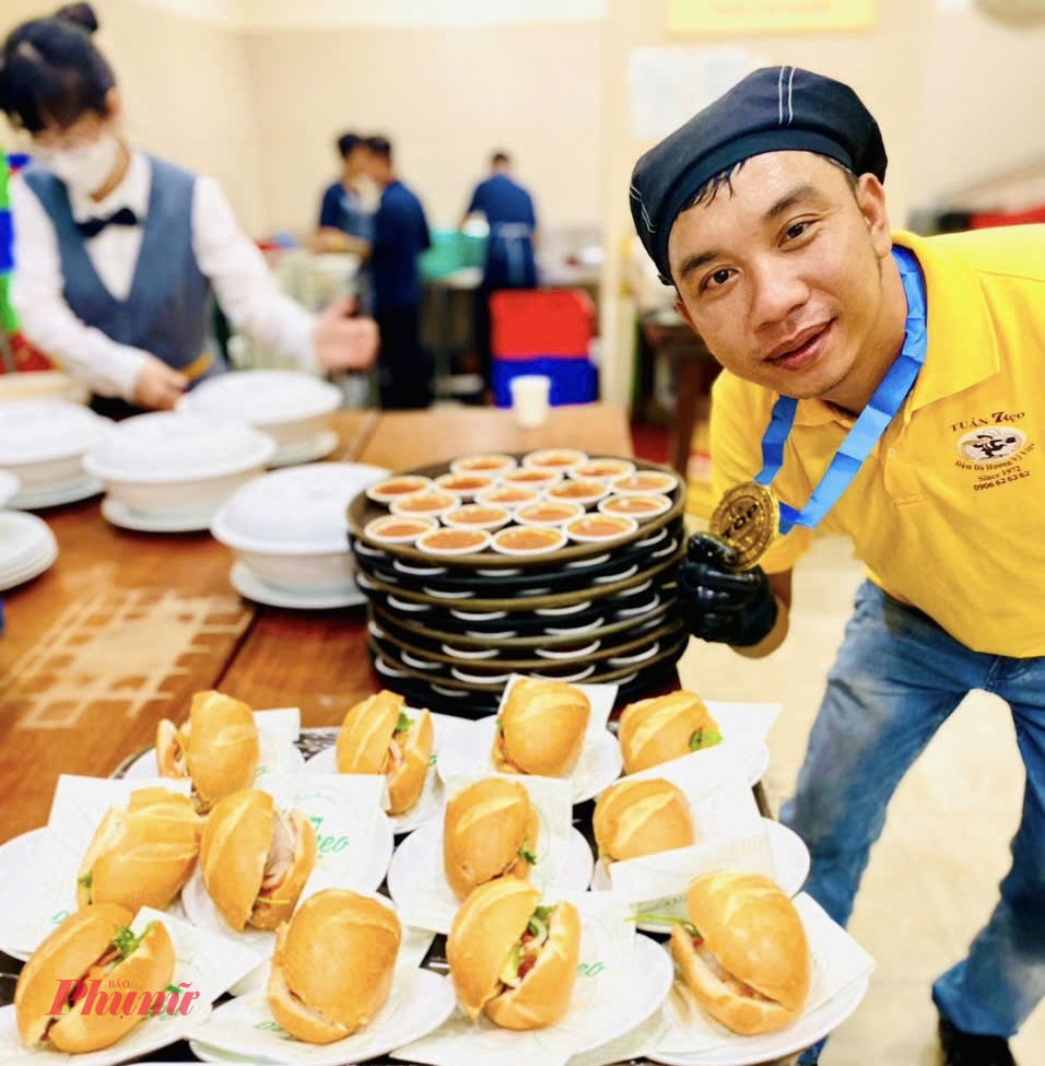 Theo anh Tuấn, việc tham gia lễ hội không chỉ giúp quảng bá thương hiệu gia đình mà còn góp phần đưa bánh mì Việt Nam đến gần hơn với thực khách trong và ngoài nước. Đồng thời, các tiêu chuẩn nghiêm ngặt về an toàn vệ sinh thực phẩm do ban tổ chức đặt ra cũng là cơ hội để cơ sở khẳng định chất lượng và uy tín, trước khi chính thức giới thiệu sản phẩm đến đông đảo công chúng.