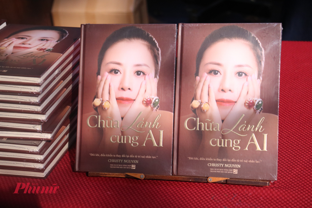 Chữa lành cùng AI do Nhà xuất bản Tổng hợp Thành phố Hồ Chí Minh phát hành