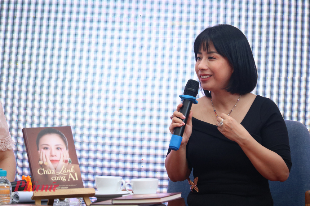 Tác giả Christy Nguyen chia sẻ về hành trình dùng AI để chữa lành những thương tổn từ quá khứ