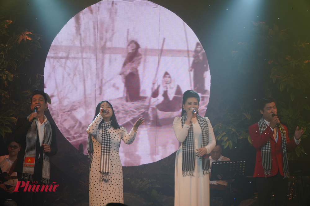 Mashup Tân – Cổ “Khúc hát trên đường 1C – 1C con đường huyền thoại” 