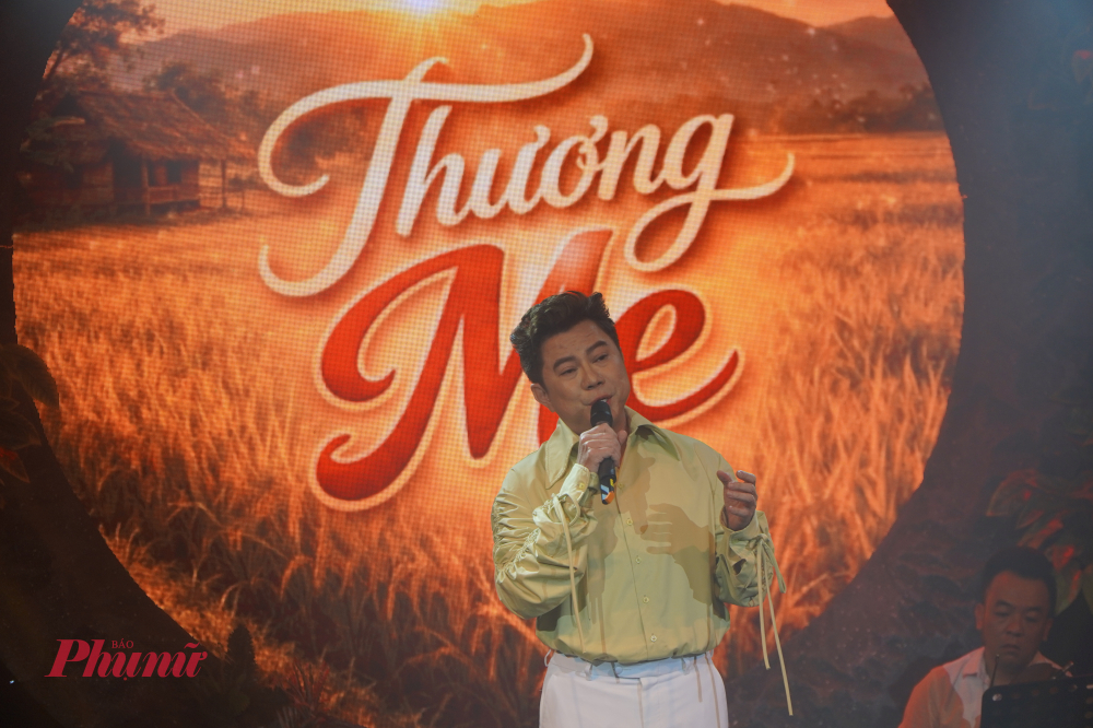 Tiết mục “Thương mẹ” – thơ được phổ nhạc, cất lên những rung cảm sâu lắng về tình mẫu tử thiêng liêng của tác giả