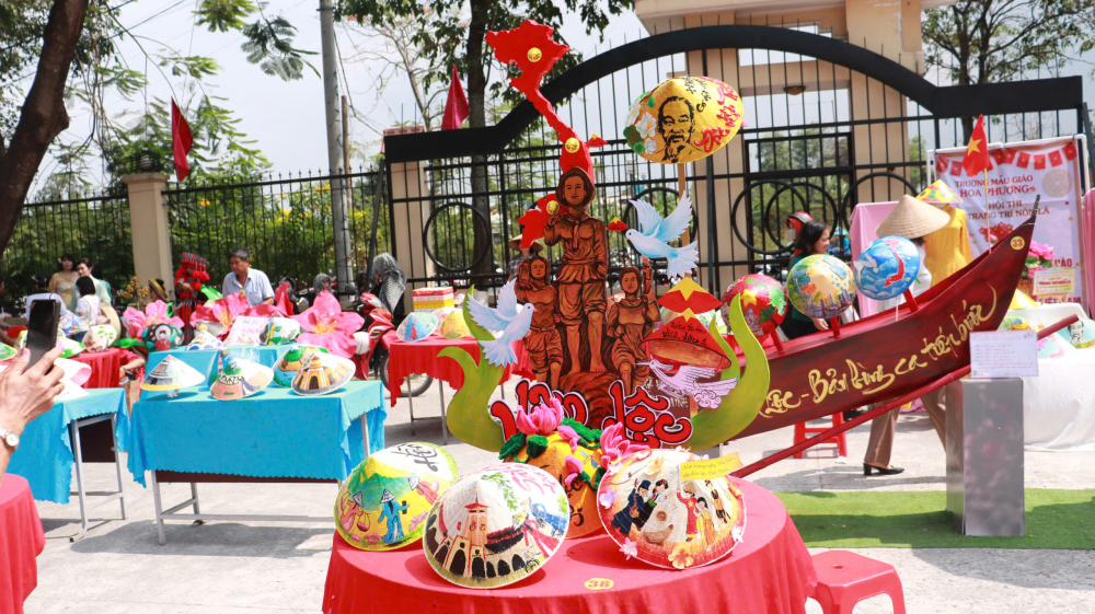 Nhiều sản phẩm đẹp mắt được các đội thi thực hiện. Ảnh: HD