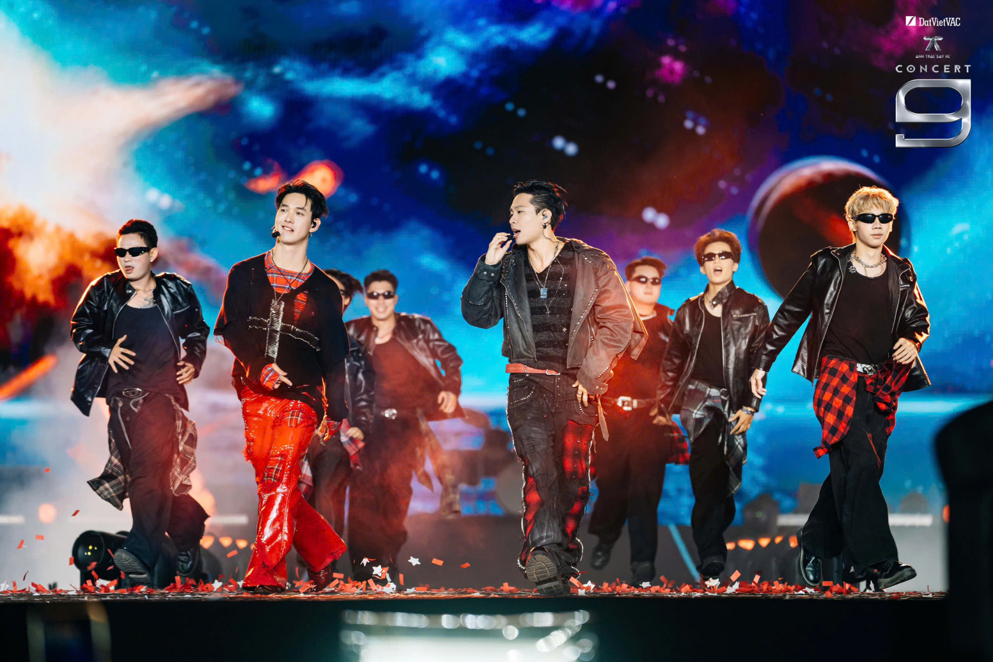 Những ca khúc hot của Anh Trai Say Hi mùa 1 được tái hiện cực cháy tại đêm diễn - Ảnh: Đ.V