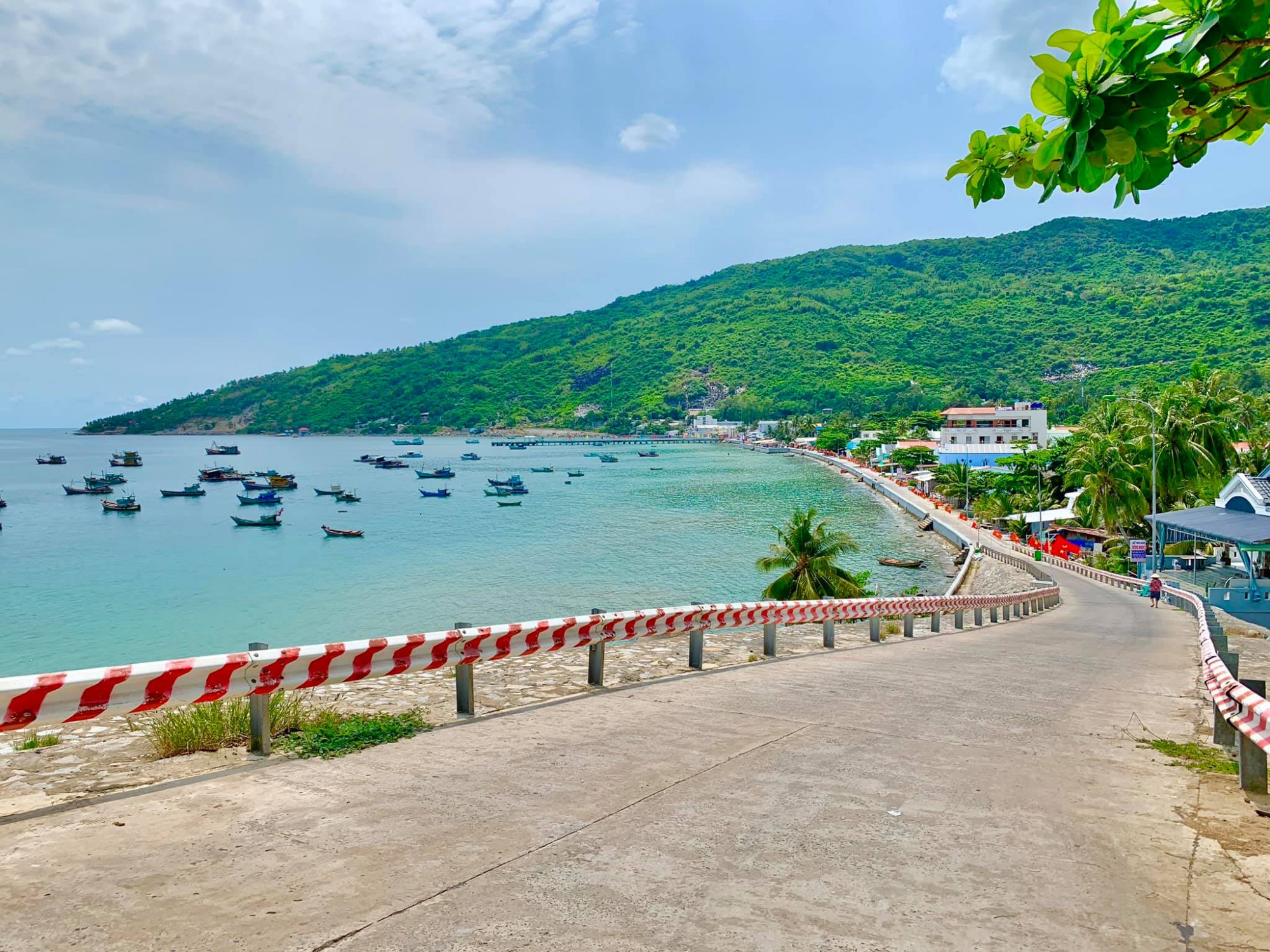  Sau khi chinh phục Ma Thiên Lãnh, du khách có thể xuống biển nghỉ ngơi, thư giãn và ngắm hoàng hôn tuyệt đẹp - Ảnh: Thamhiemmekong