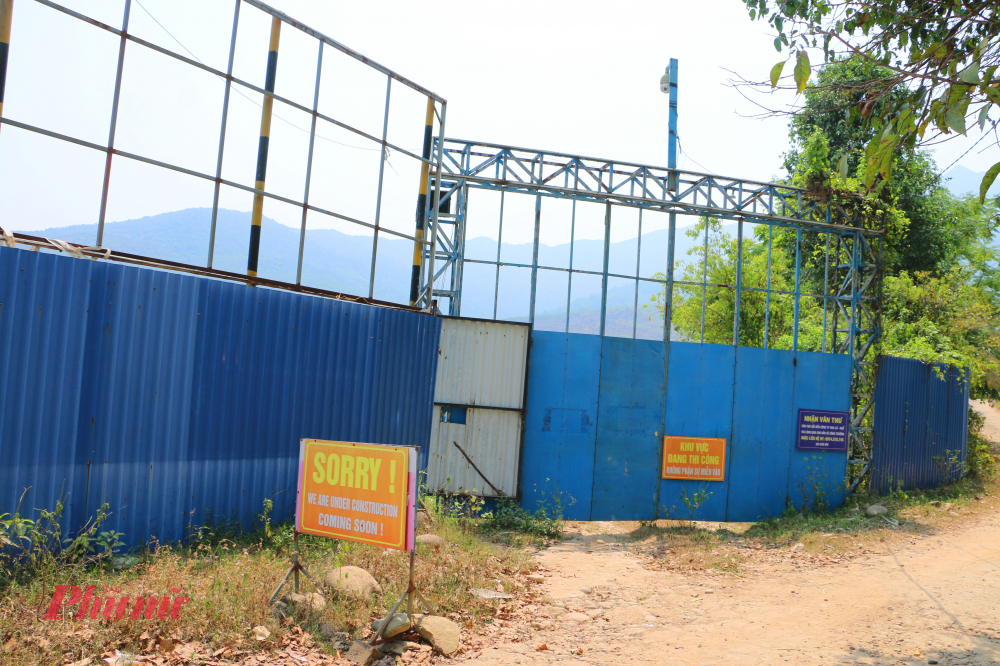 Theo một số người dân xã Chân Mây - Lăng Cô, từ nhiều năm trước, người dân trong xã đã khai hoang khu du lịch tự nhiên Suối Voi lúc bấy giờ và đưa vào khai thác, thu hút lượng khách tham quan lớn. 