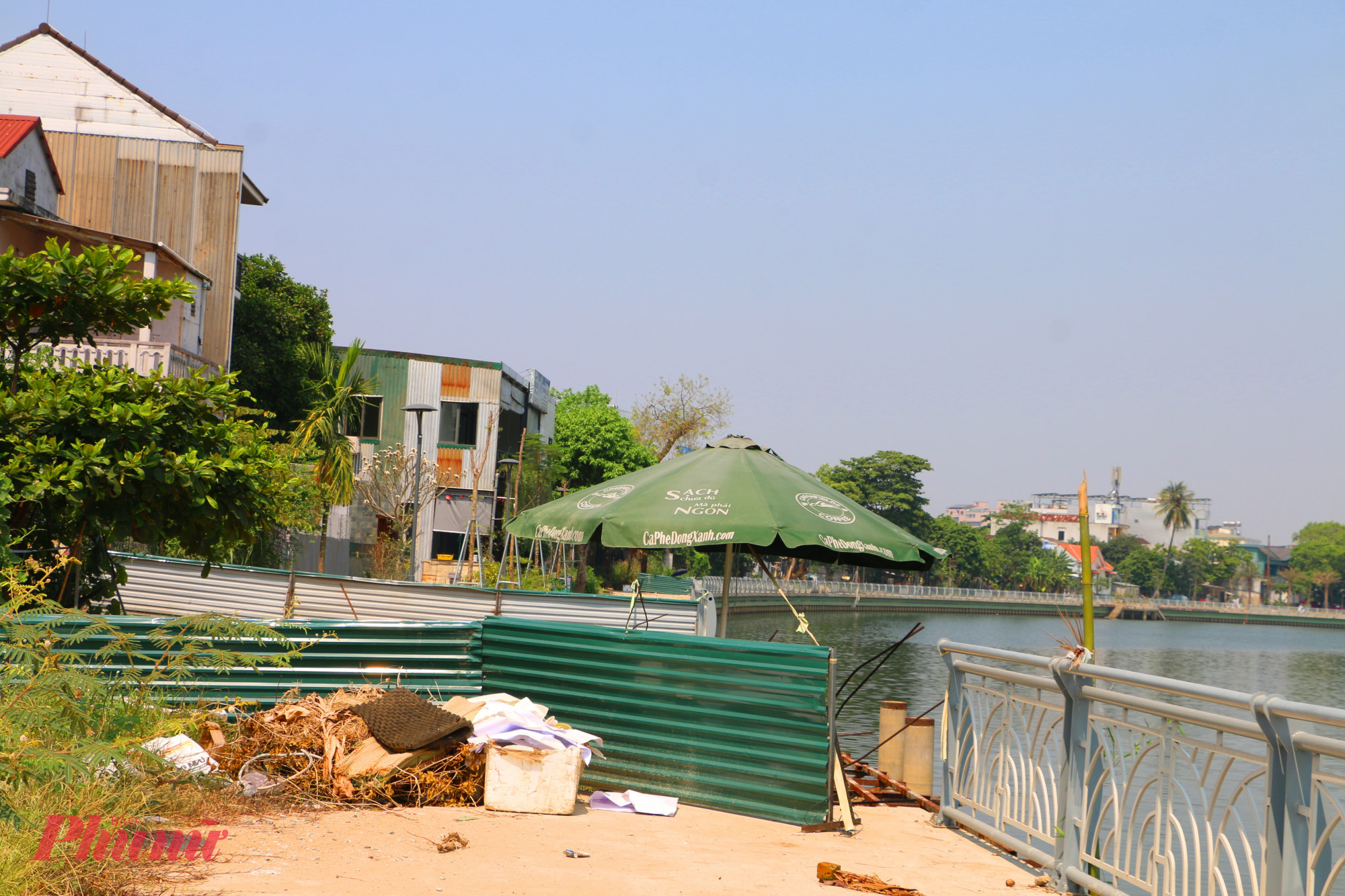 Hộ gia đình ông Nguyễn Thanh Hướng trước ngày tháo dở