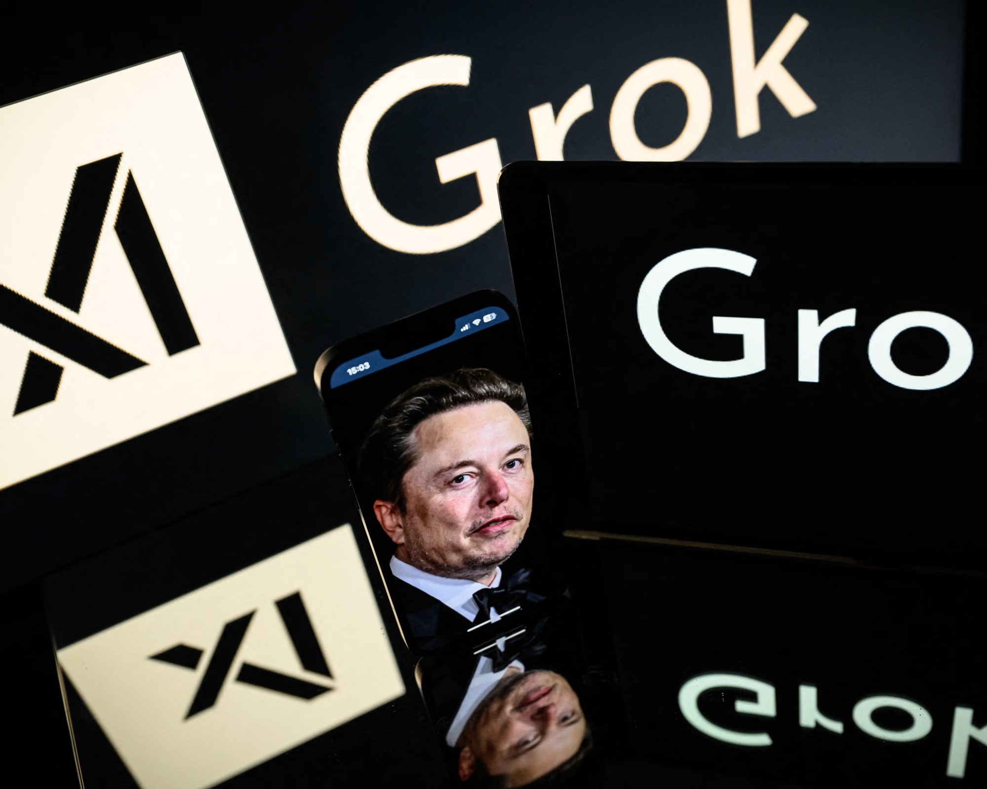 Sau khi tiếp quản Twitter, Elon Musk đã đổi tên mạng xã hội này thành X — Ảnh: Getty Images 