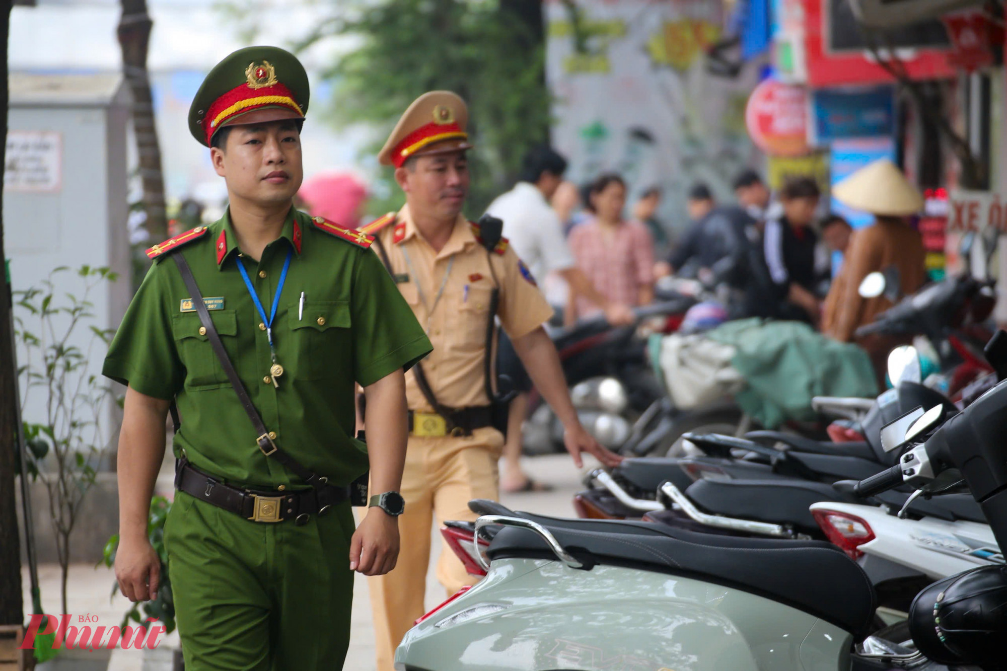 Công an Hà Nội đang tăng cường kiểm tra, xử lý các vi phạm dừng, đỗ xe sai quy định, hướng tới lập lại trật tự, kỷ cương đô thị, bảo đảm giao thông thông suốt, an toàn.