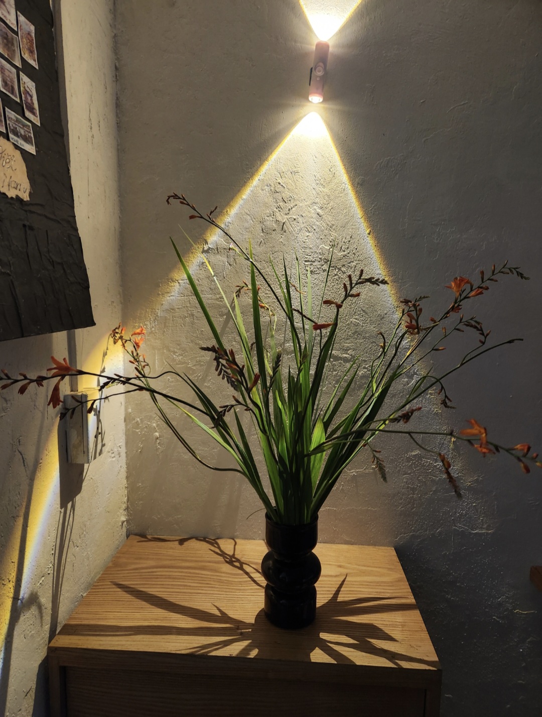 Bình dơn lúa tạo điểm nhấn cho không gian phòng - Ảnh: T.A