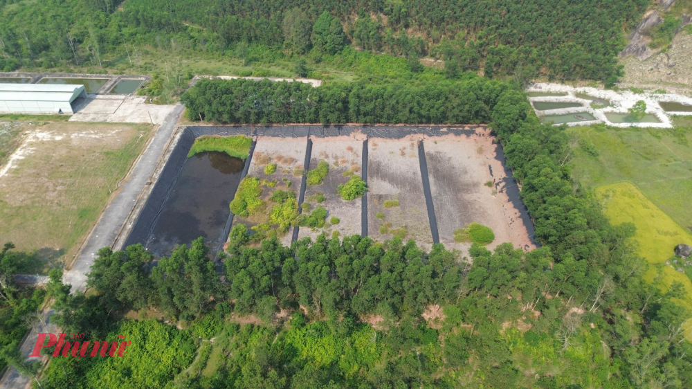 Ông Trần Quốc Khánh - Tổng giám đốc Công ty Cổ phần Môi trường và công trình đô thị Huế (HEPCO) - cho biết, khu xử lý rác thải rắn Lộc Thủy nhiều năm không hoạt động chủ yếu là do vướng quy định về bảo vệ môi trường. Theo Luật Bảo vệ Môi trường (BVMT) mới trước khi thực hiện công tác vận hành thực nghiệm của lò đốt phải thực hiện cấp phép môi trường theo luật BVMT mới.