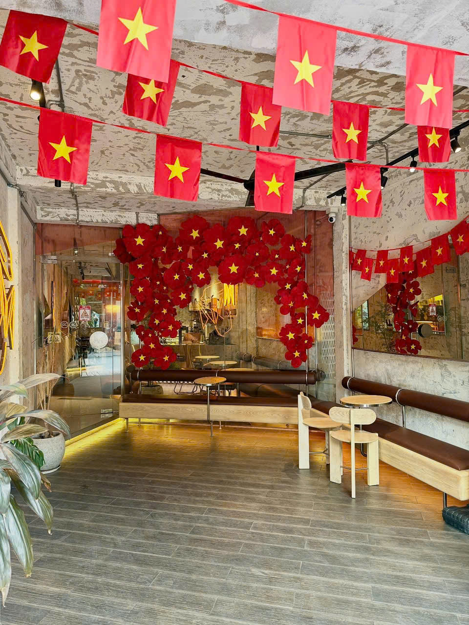 Mochu Coffee (834 Sư Vạn Hạnh, phường Hòa Hưng) là một quán cà phê dành cho những bạn trẻ cần một không gian làm việc hay học bài,