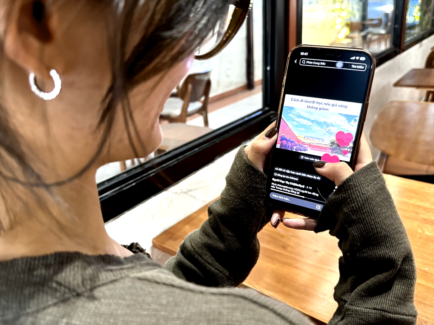 Những nội dung hài hước về tình hình xăng dầu thu hút hàng trăm ngàn lượt tương tác