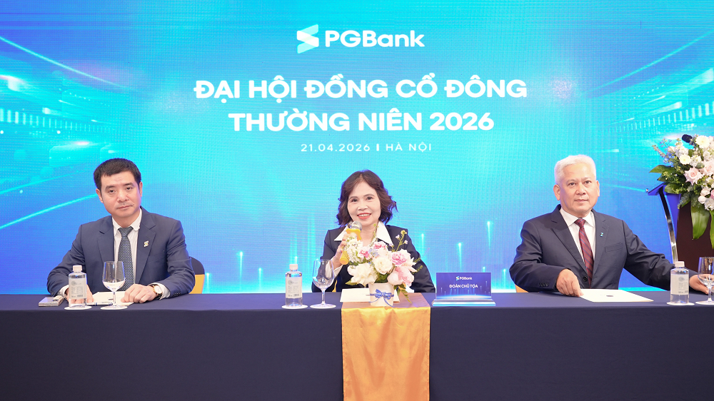 Đoàn chủ tọa tại đại hội - Ảnh: PGBank