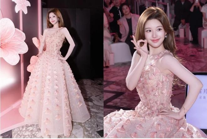 Triệu Lộ Tư gây sốt với bộ cánh họa tiết hoa của NTK Việt.