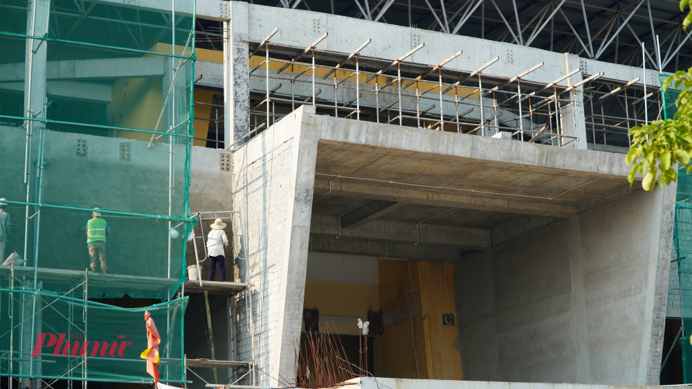 Dự án được UBND TP. Huế phê duyệt năm 2023, thực hiện từ năm 2024 đến 2026, gồm hai hạng mục chính là xây dựng hạ tầng kỹ thuật bên ngoài và cải tạo nhà thi đấu bên trong. 