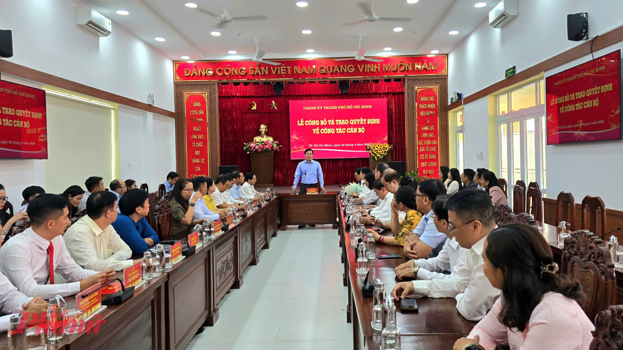 Phó bí thư Thường trực Thành ủy TPHCM Lê Quốc Phong - phát biểu tại Lễ 