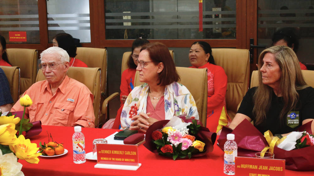 Thành viên đoàn Mission: POW/MIA  tham dự chương trình.