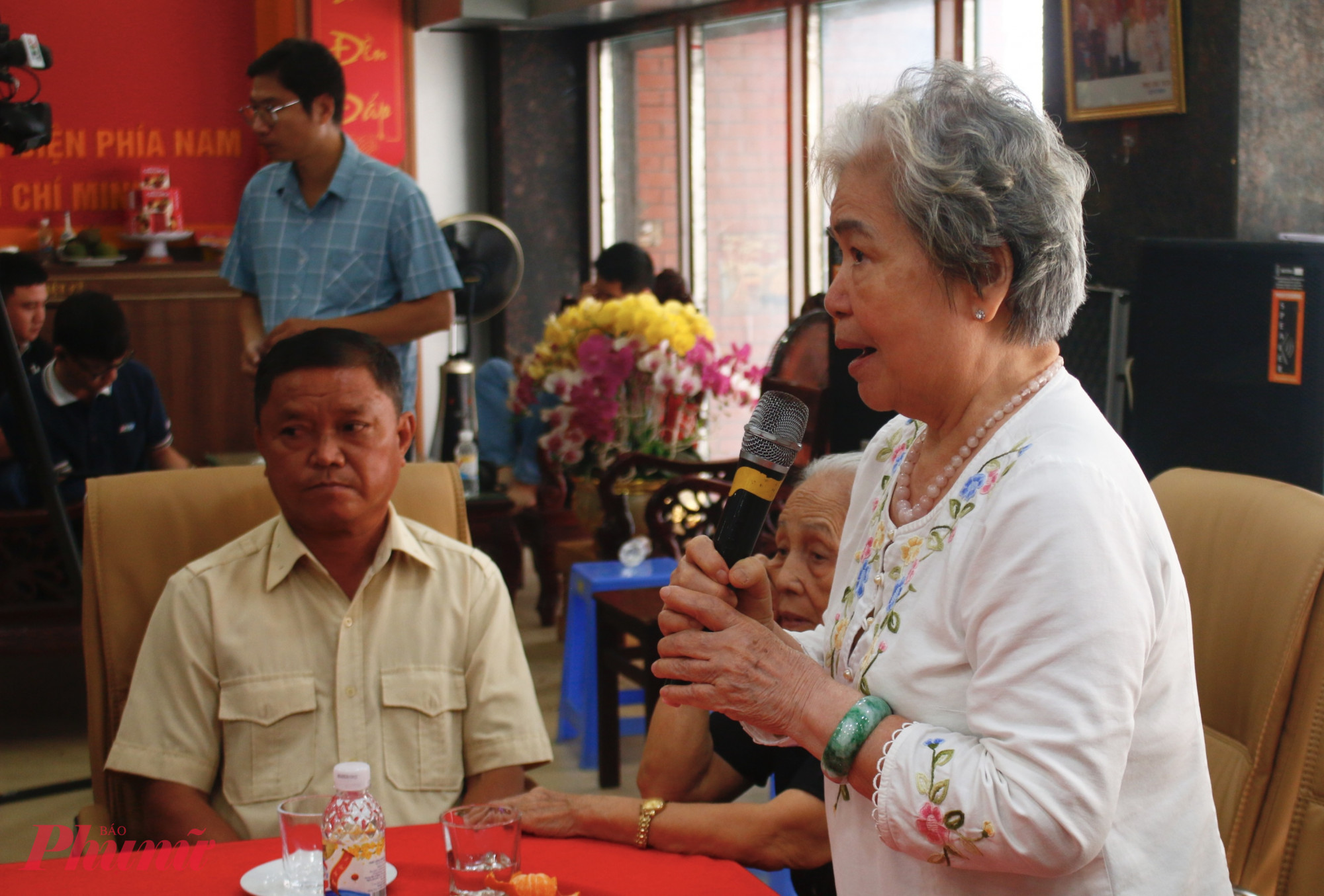 bà Huỳnh Thị Minh Tâm (phường Bình Trưng) - thân nhân gia đình liệt sĩ - chia sẻ ý kiến.