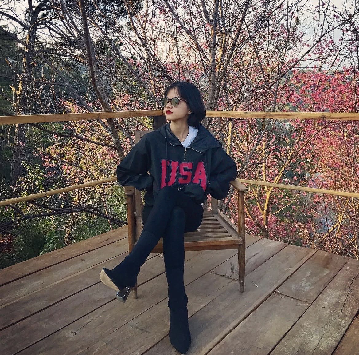 Nữ bác sĩ diện phong cách cá tính, trẻ trung - Ảnh: Instagram nhân vật