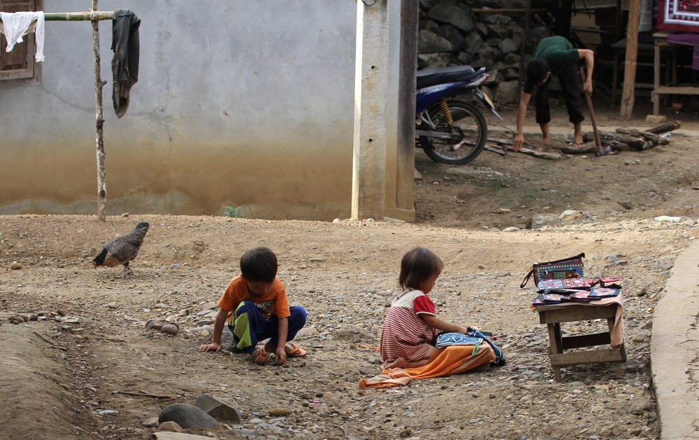  Tranh cãi 'nghèo có nên sinh con' kéo theo vô số bình luận trái chiều - Ảnh chỉ mang tính ninh họa - Nguồn ảnh: Shutterstock