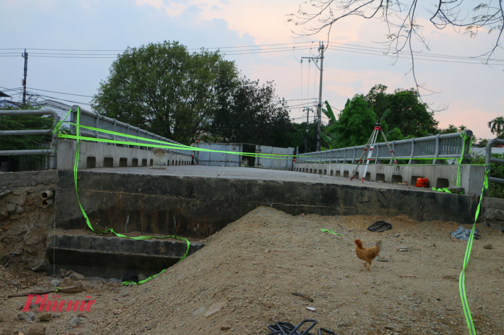 Cuối tháng 3 vừa qua, Ban QLDA Đầu tư xây dựng khu vực 1 TP. Huế - đơn vị đảm trách giải phóng mặt bằng, tổ chức đối thoại với các hộ dân bị ảnh hưởng. Trong số này, 3 hộ thống nhất phương án bồi thường, 2 hộ chưa đồng thuận và gửi đơn kiến nghị đến chính quyền địa phương.