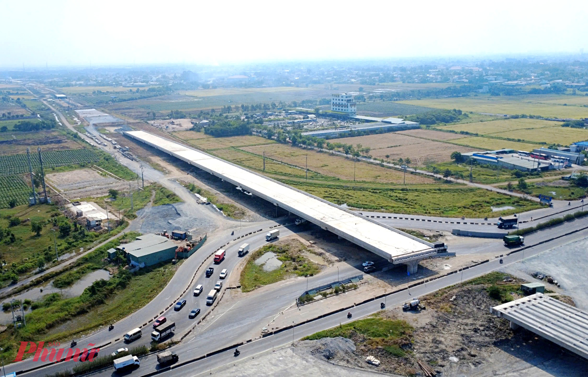 Vành đai 3 qua phía Tây TPHCM đang tập trung thi công sau khi xử lý nền đất yếu - Ảnh: Nguyễn Văn