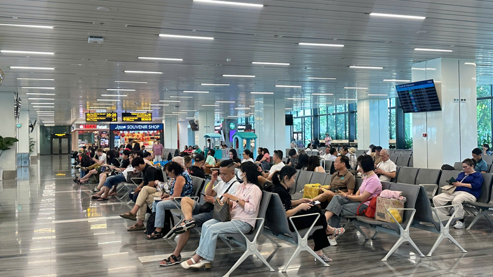 Ghi nhận các ngày di chuyển cao điểm, Cảng HKQT Tân Sơn Nhất có thể đạt 130.000 lượt khách, ngang dịp Tết Nguyên đán. Ảnh: TSN