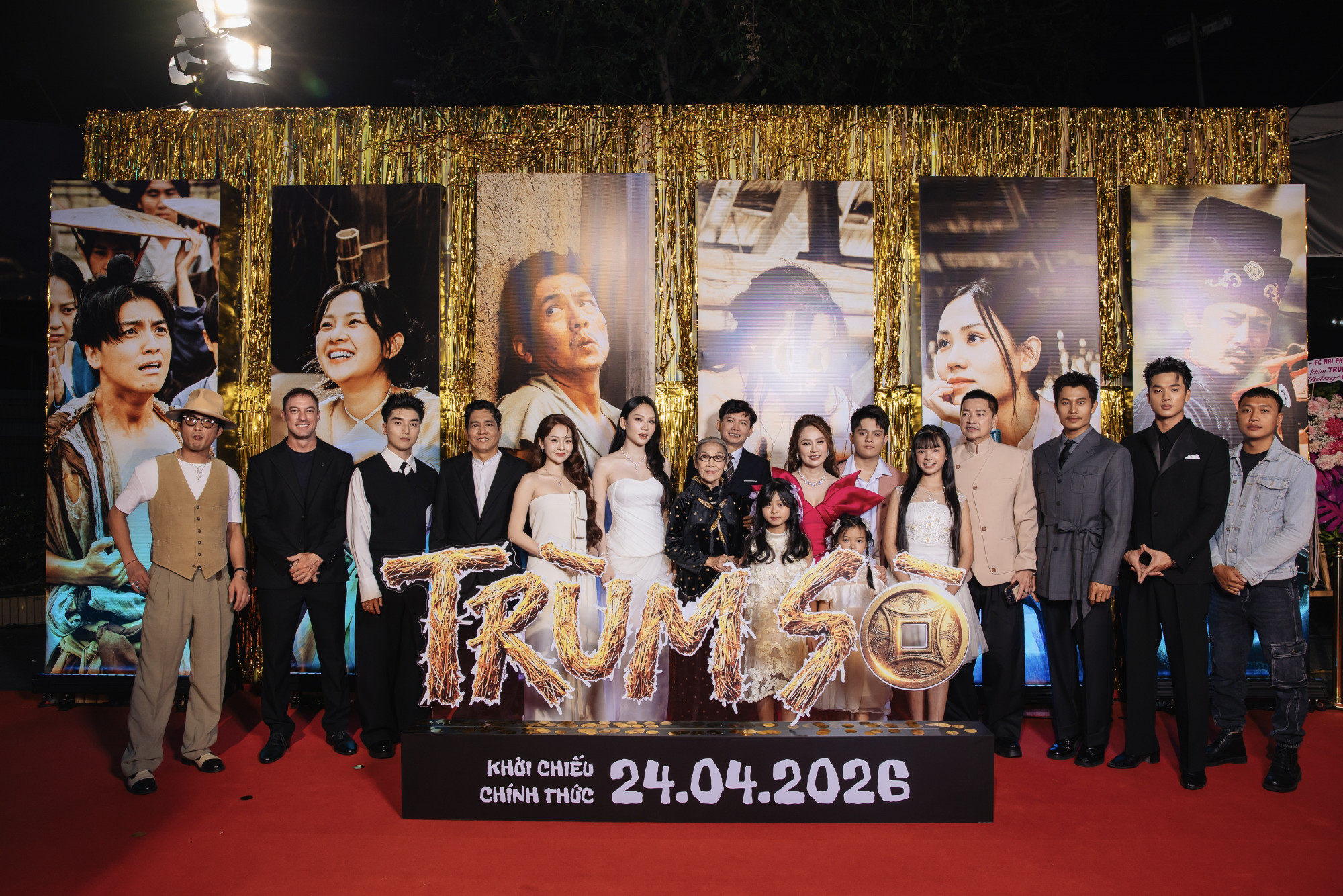 Dàn diễn viên tham gia phim Trùm Sò tại thảm đỏ đêm ra mắt