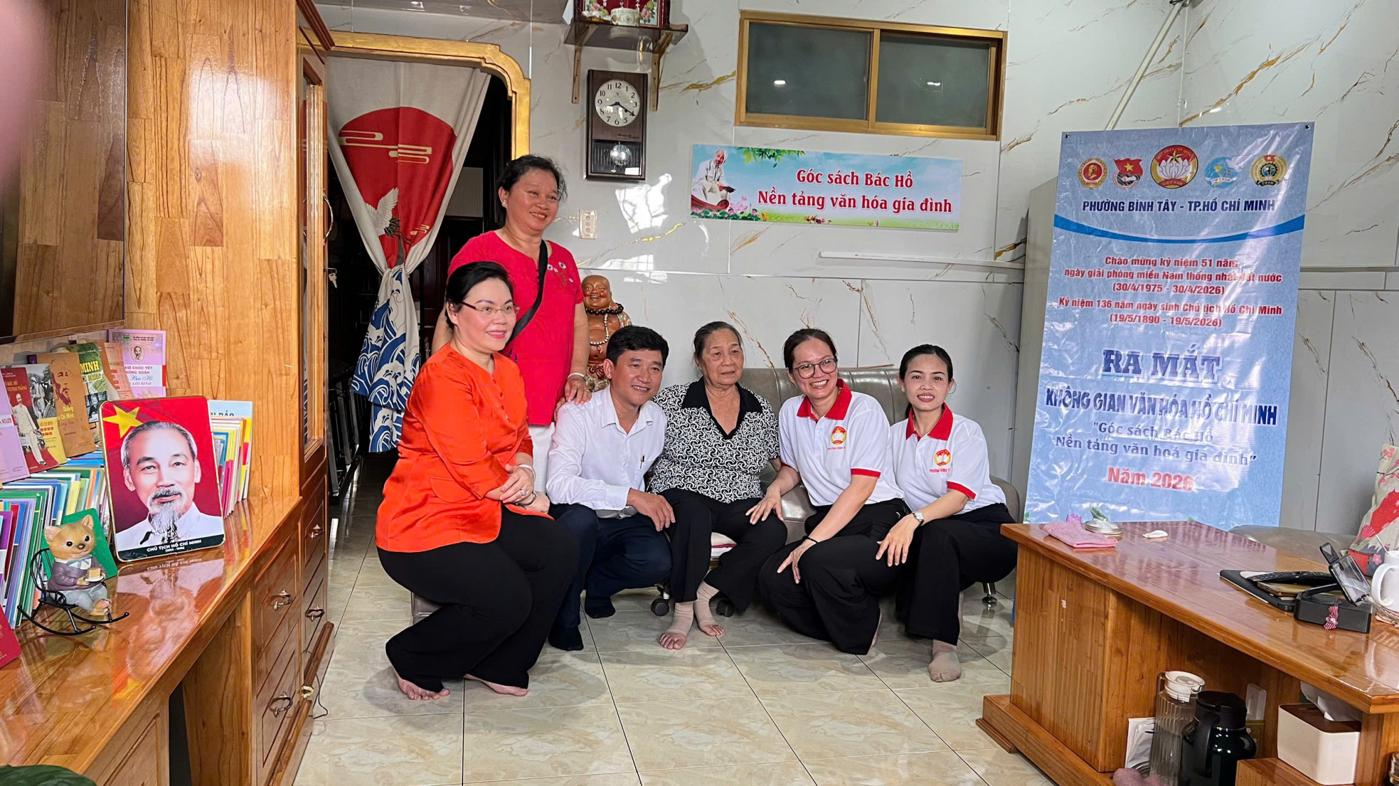 Ra mắt Không gian văn hóa Hồ Chí Minh tại chung cư - Ảnh: Hội LHPN phường